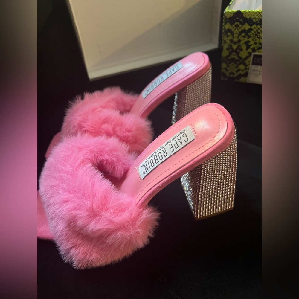 VALENTINE PINK HEELS